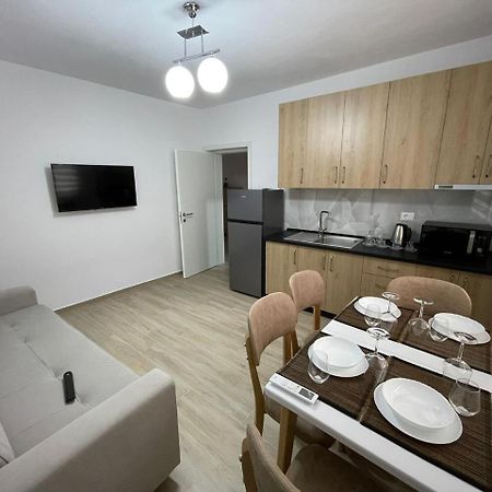 Kevi 'S Place Τίρανα Εξωτερικό φωτογραφία
